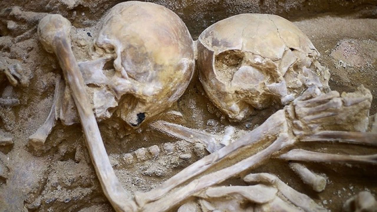 Hallan restos de ritual de sacrifico humano de hace más de 1.000 años en Perú