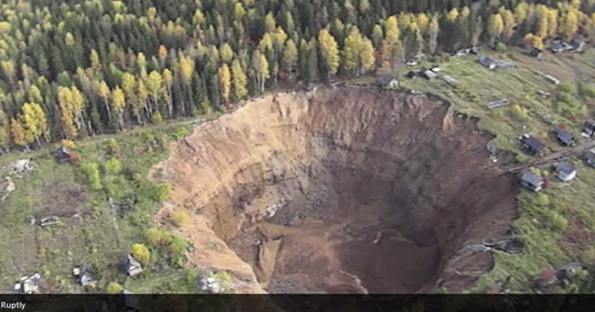 El monstruoso cráter de los Urales (Rusia) no deja de crecer
