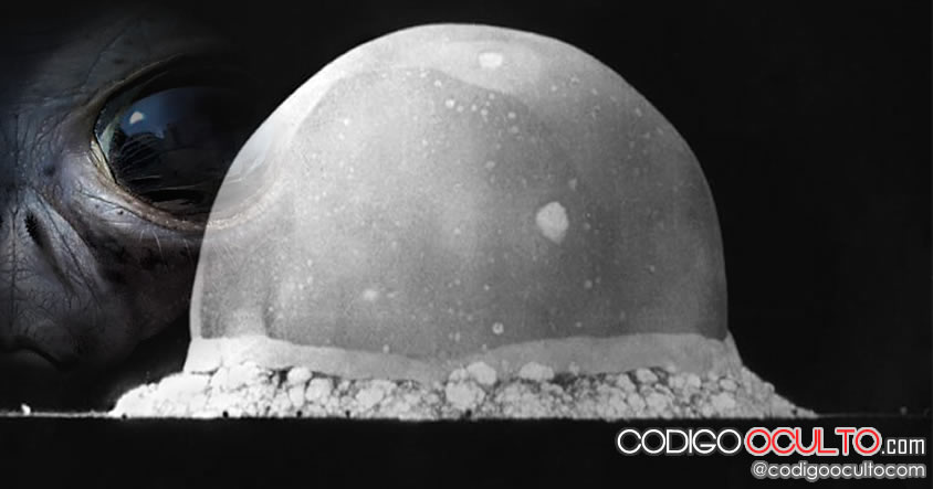 OVNIs flotando sobre los bunkers de la primera bomba atómica