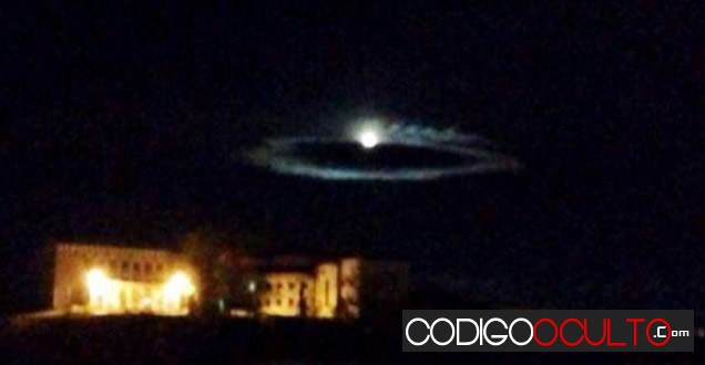 Imagen 3. Impresionante "nube OVNI" captada los días 1 y 2 de octubre en Ulan-Ude, Siberia, Rusia.