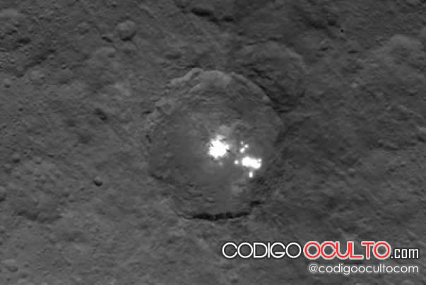 Las misteriosas luces o manchas luminosas sobre Ceres.