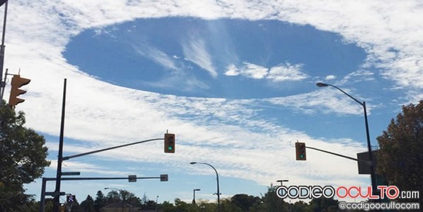 Nube OVNI avistada en Ontario, Canadá el mismo día en que se presentó el fenómeno sobre Ulan-Ude.