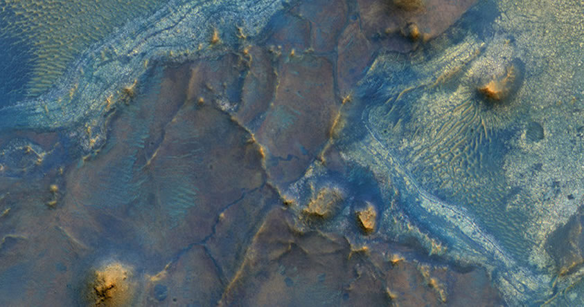 ¿Verdad a cuentagotas? Fotografías de NASA revelan que Marte no es completamente rojo