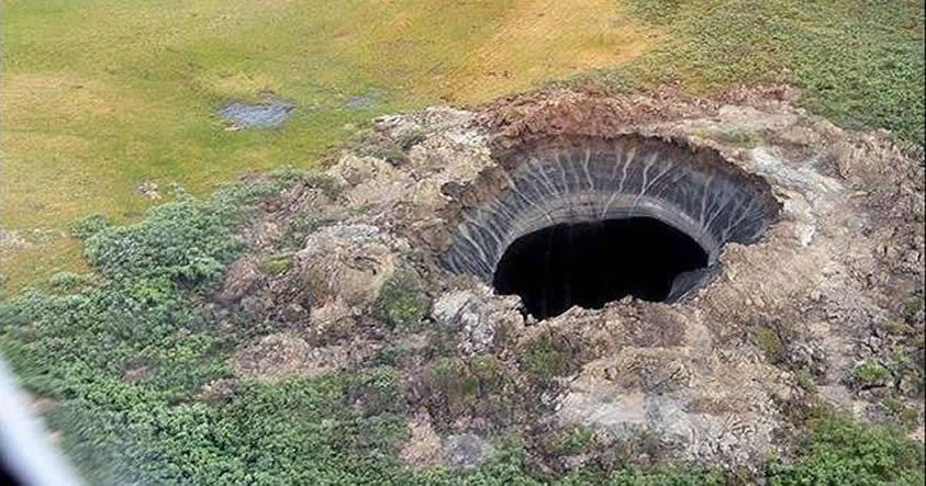 Residentes afirman ver un «brillo claro» antes de formarse el cráter en Siberia