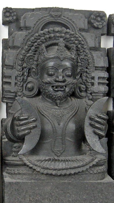 Rahu: Cabeza del Demonio Serpiente, Ídolo de Konarak, Museo Británico.