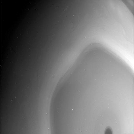 El modelo de la nube hexagonal alrededor del polo norte de Saturno. 