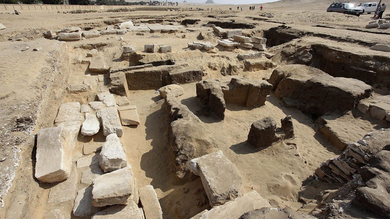 Hallan restos de un Templo de Ramsés II cerca de las Pirámides de Giza