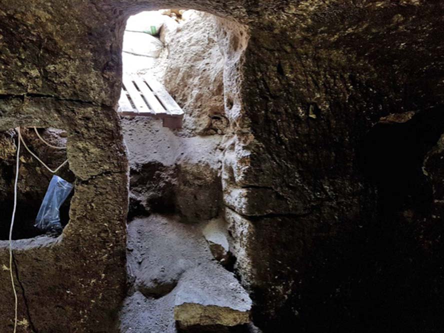 Entrada a la cueva en la población galilea de Eilabun. Fotografía: Autoridad de Antigüedades de Israel