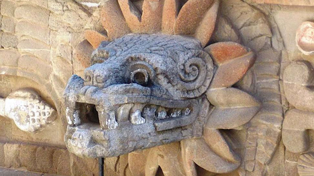 Quetzalcóatl: De serpiente emplumada a dios creador