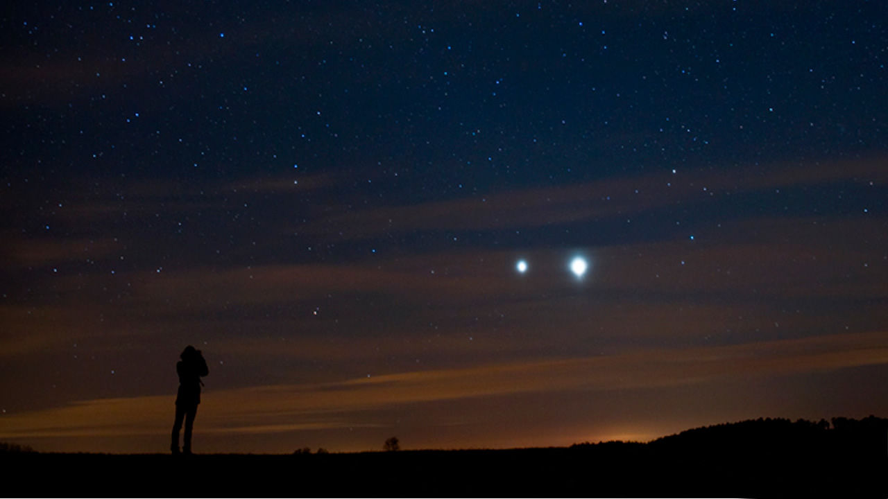 Ночное небо с Юпитером