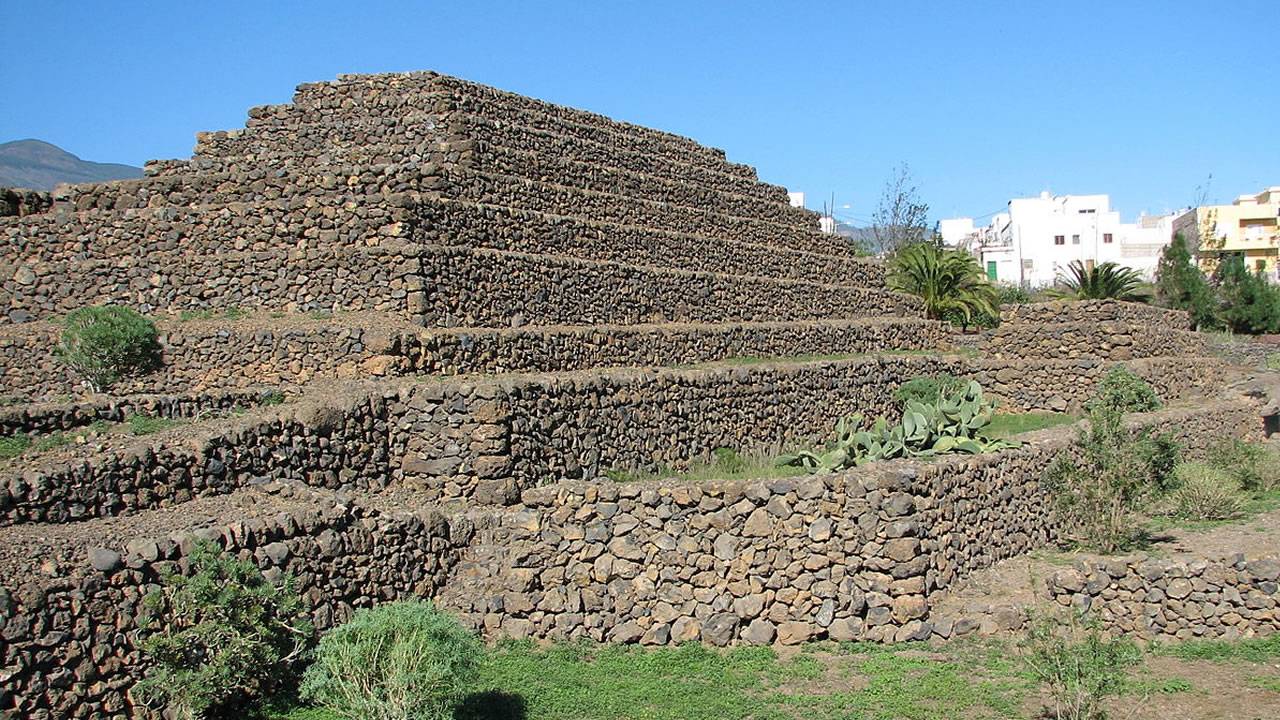 Las misteriosas pirámides españolas de Tenerífe y sus túneles ocultos