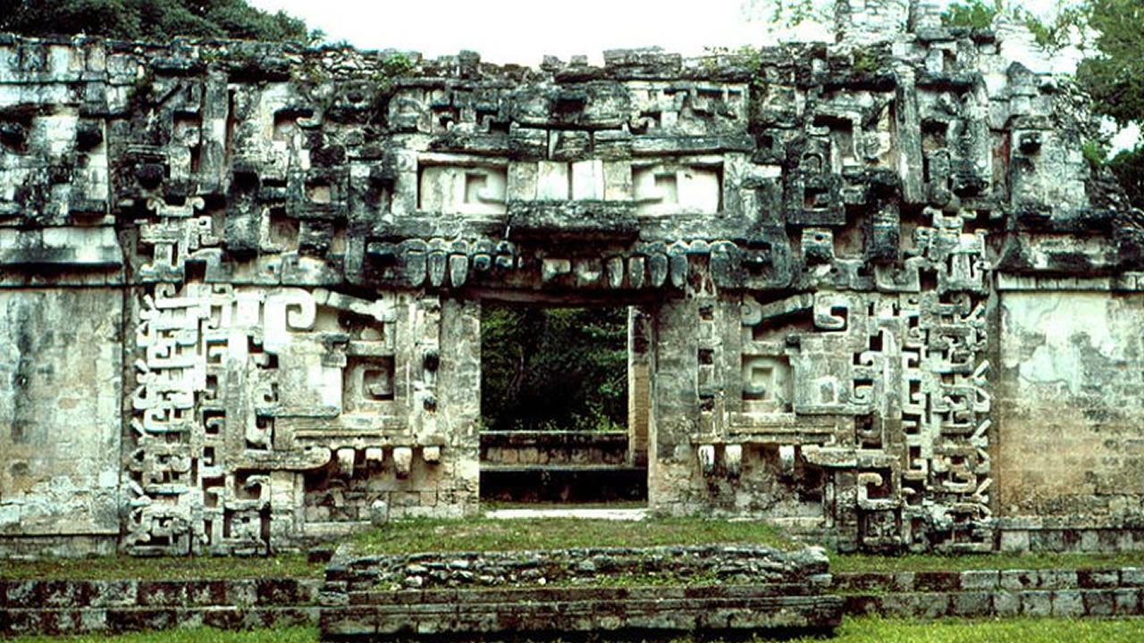 Chicanná: La Casa de la Boca de la Serpiente de los Mayas