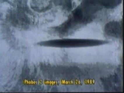 Sombra captada por la sonda Phobos II antes de perder contacto con la Tierra. ¿Se trata de una colosal nave extraterrestre?