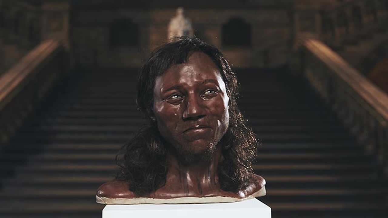 Reconstruyen rostro del hombre más antiguo encontrado en Reino Unido