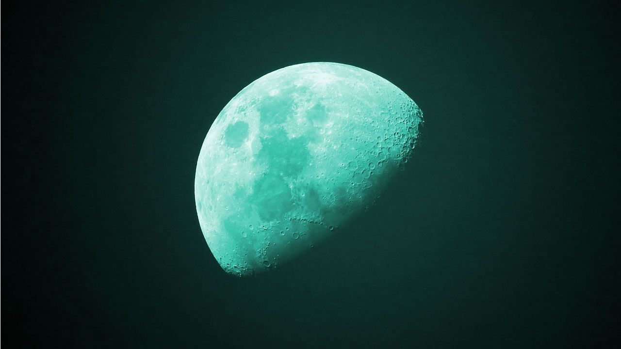 ¿La Luna brillará de color verde esta noche?