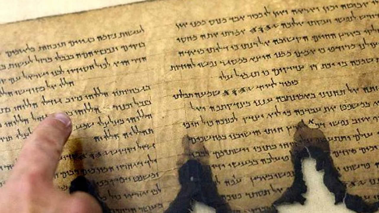 Hallan textos hechos con «tinta invisible» en Rollos del Mar Muerto