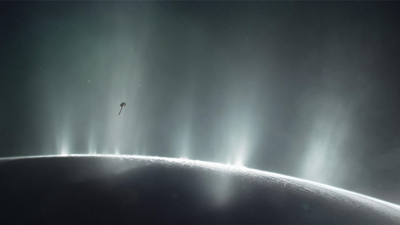 Científicos hallan evidencia de vida extraterrestre en una luna de Saturno