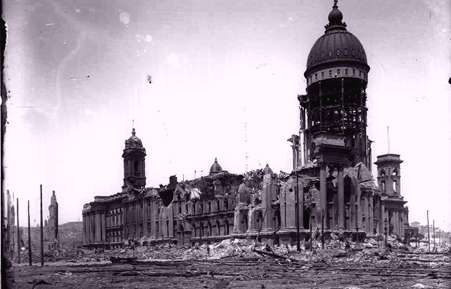 Ayuntamiento de San Francisco después del terremoto de 1906