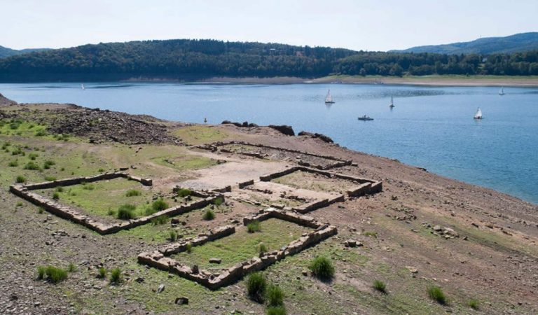 Graves sequías revelan la «Atlántida» alemana Graves sequías revelan la «Atlántida» alemana