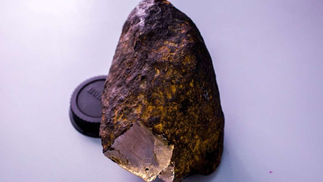 Mineral desconocido hallado dentro de un meteorito es tan duro como el diamante
