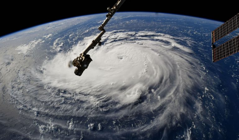 Tres huracanes surcan el Océano Atlántico en este momento Tres huracanes surcan el Océano Atlántico en este momento