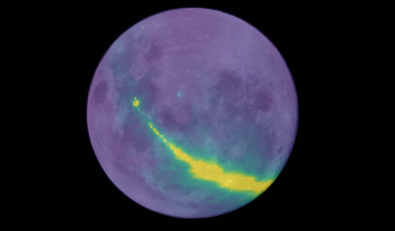 Detectan ondas de radio rebotando en la Luna y provenientes de nuestra galaxia Detectan ondas de radio rebotando en la Luna y provenientes de nuestra galaxia
