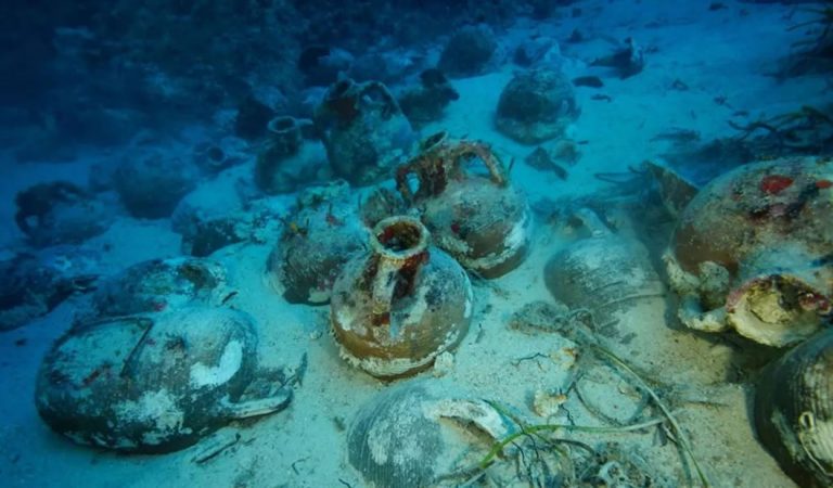 Hallan un naufragio de 2.000 años en el Mar Egeo Hallan un naufragio de 2.000 años en el Mar Egeo