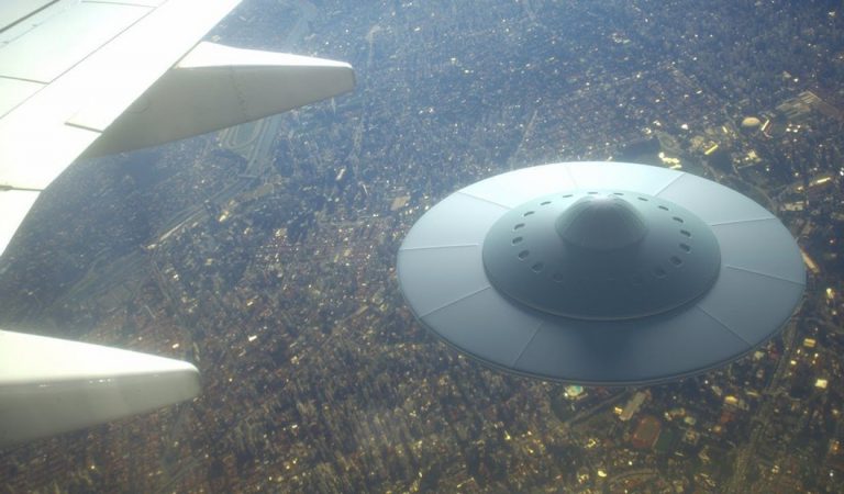 Reportan avistamiento de OVNIs en simultáneo por pilotos de avión en Irlanda Reportan avistamiento de OVNIs en simultáneo por pilotos de avión en Irlanda