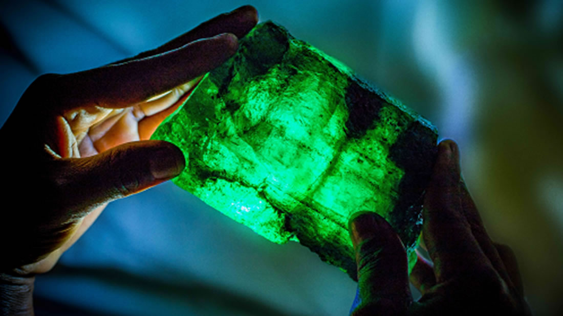 Hallan una de las esmeraldas más grandes encontradas, en una mina de Zambia
