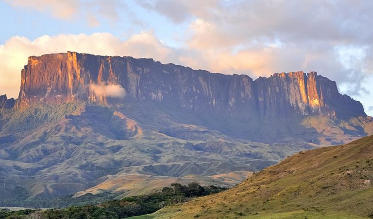 Monte Roraima: deidades y extraterrestres en la arcana montaña Monte Roraima: deidades y extraterrestres en la arcana montaña
