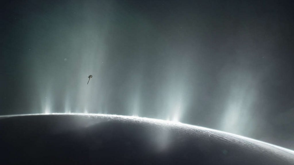 Cassini volando sobre Encélado