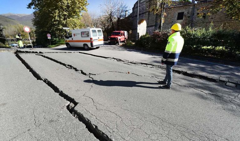 Estamos a punto de saber por qué ocurren tantos terremotos en lugares incorrectos Estamos a punto de saber por qué ocurren tantos terremotos en lugares incorrectos