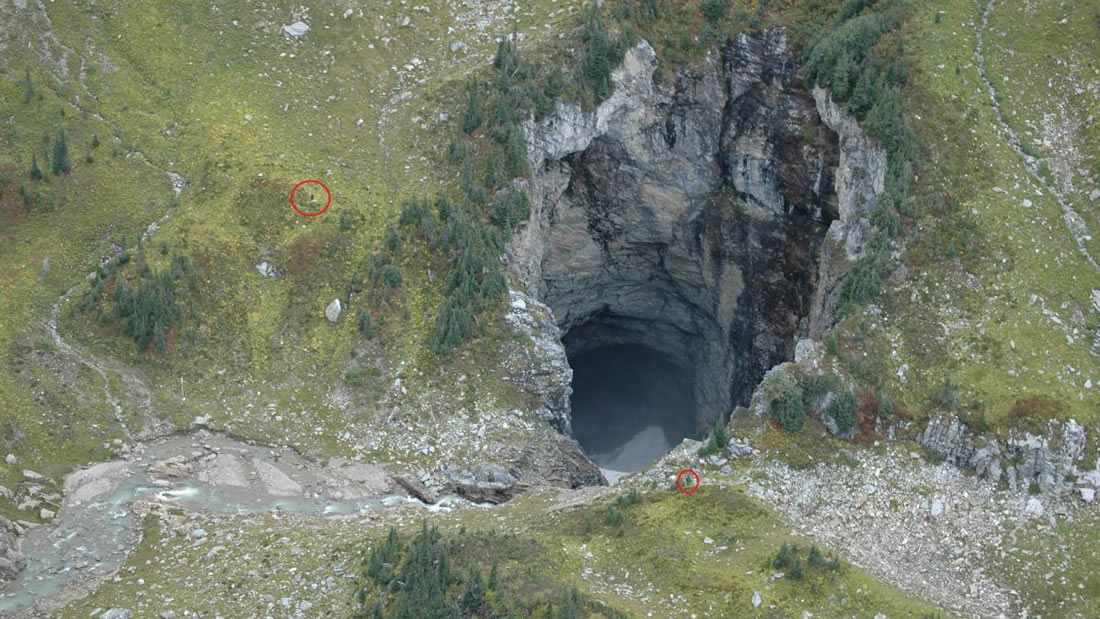 Hallan una enorme cueva nunca antes vista por humanos en Canadá
