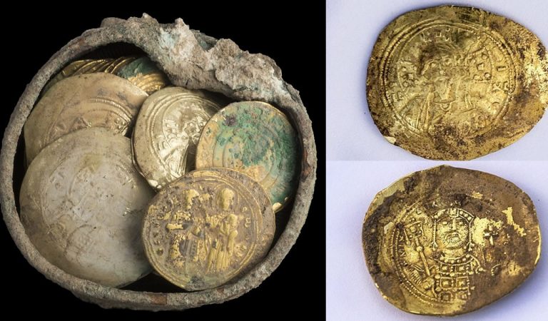 Hallan una olla con monedas de oro y un pendiente de los cruzados de hace 900 años en Israel Hallan una olla con monedas de oro y un pendiente de los cruzados de hace 900 años en Israel