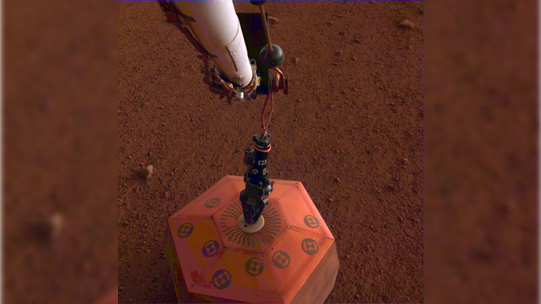 Insight introduce un sismómetro en el suelo de Marte para escuchar los «Marsquakes»