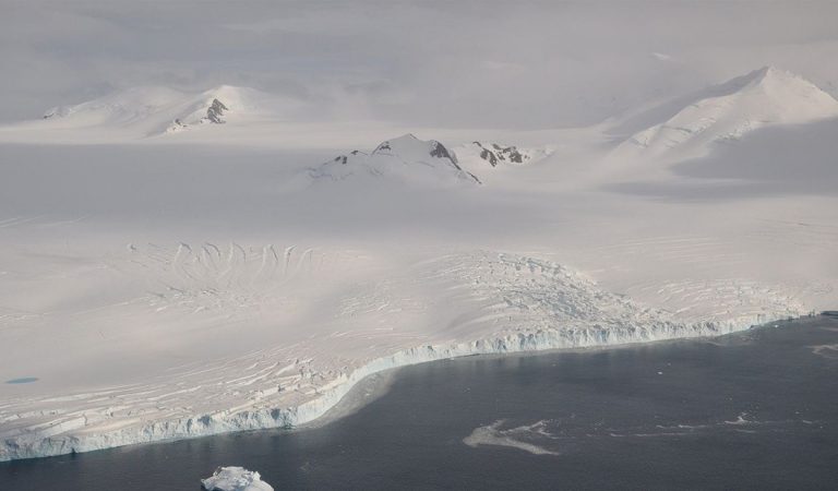 Perforarán capas de hielo de la Antártida que esconden un lago milenario Perforarán capas de hielo de la Antártida que esconden un lago milenario