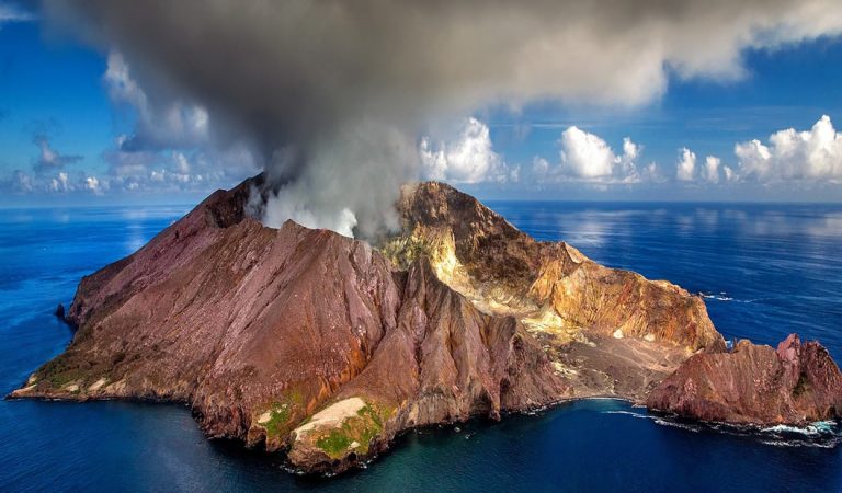 Planean crear un volcán artificial para detener el calentamiento global Planean crear un volcán artificial para detener el calentamiento global