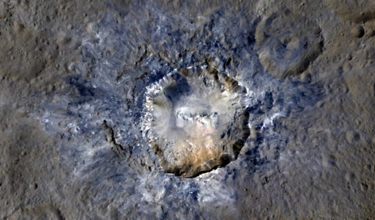 Superficie del planeta enano Ceres es rica en materia orgánica y carbono Superficie del planeta enano Ceres es rica en materia orgánica y carbono