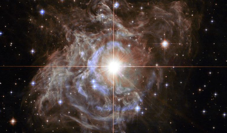 Telescopio Hubble revela esta hermosa «guirnalda cósmica» Telescopio Hubble revela esta hermosa «guirnalda cósmica»