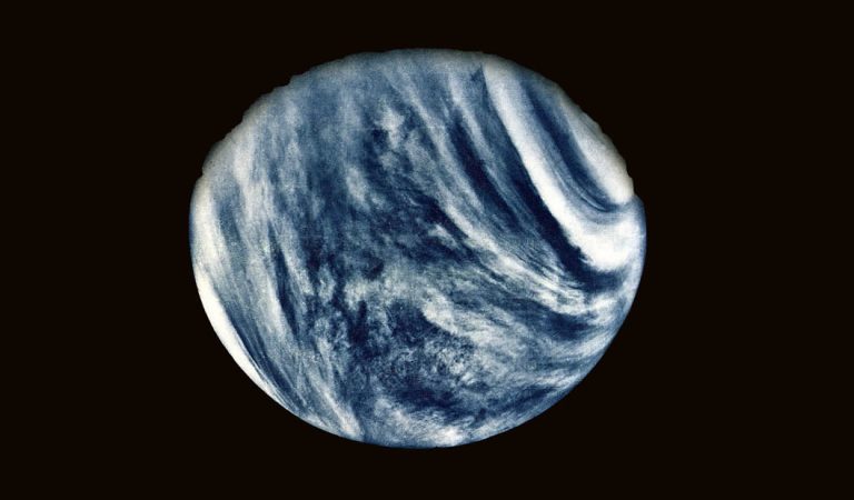 Astrónomos hallan patrones extraños en las nubes de Venus Astrónomos hallan patrones extraños en las nubes de Venus