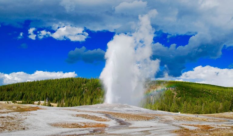 Géiser de Yellowstone explotó más veces en 2018 que en cualquier otro año Géiser de Yellowstone explotó más veces en 2018 que en cualquier otro año