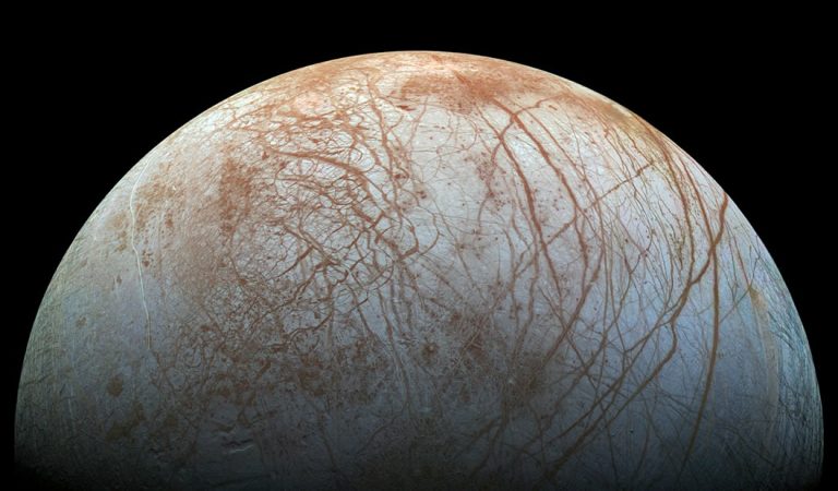 Las lunas de Júpiter y Saturno podrían tener maremotos similares a los de la Tierra Las lunas de Júpiter y Saturno podrían tener maremotos similares a los de la Tierra