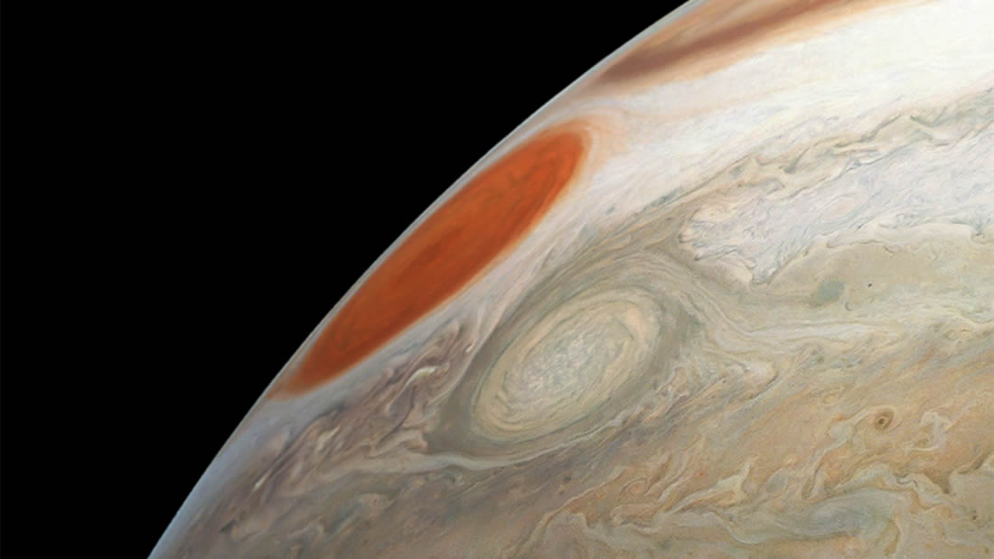 Misión Juno captura dos gigantescas tormentas en Júpiter