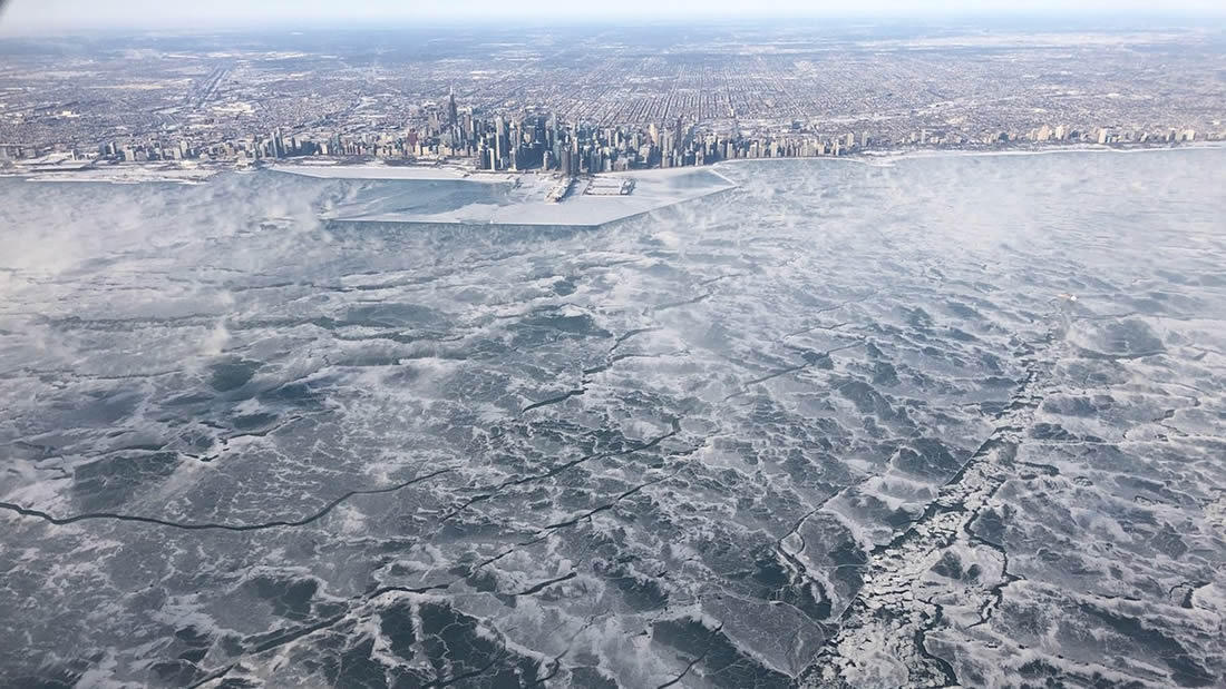 El Lago Michigan es un «mundo congelado» ahora mismo