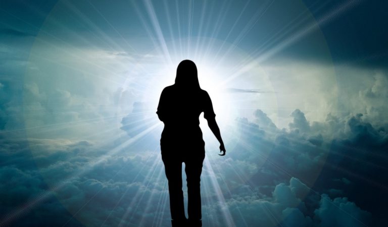 Científicos confirman que las drogas causan que los ateos crean en Dios Científicos confirman que las drogas causan que los ateos crean en Dios