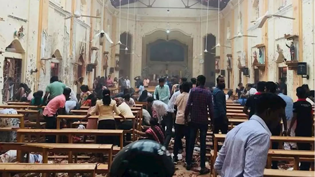 Ocho explosiones, centenares de muertos y tres iglesias destruidas en Sri Lanka