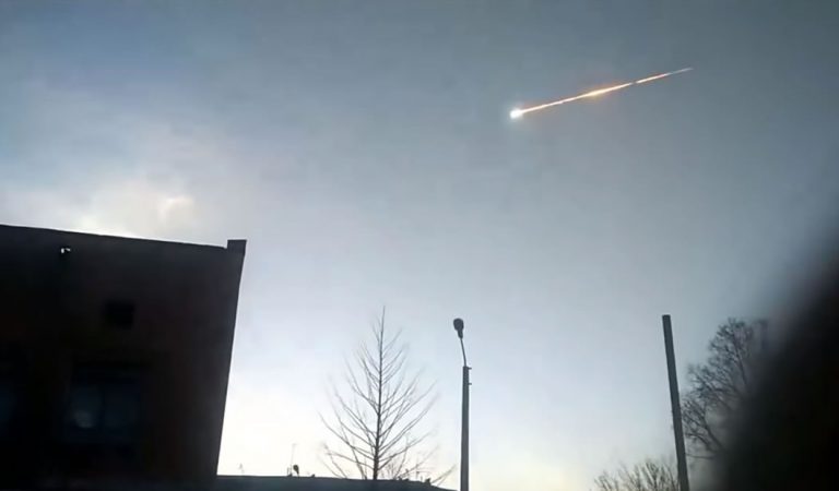 Otro meteorito gigante explota en Siberia Otro meteorito gigante explota en Siberia