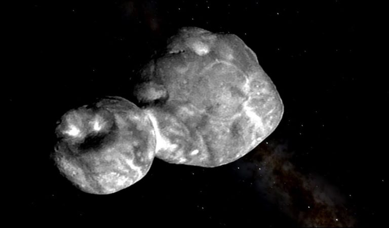 El objeto más distante de la Tierra que se haya estudiado es abultado y los astrónomos no saben por qué El objeto más distante de la Tierra que se haya estudiado es abultado y los astrónomos no saben por qué