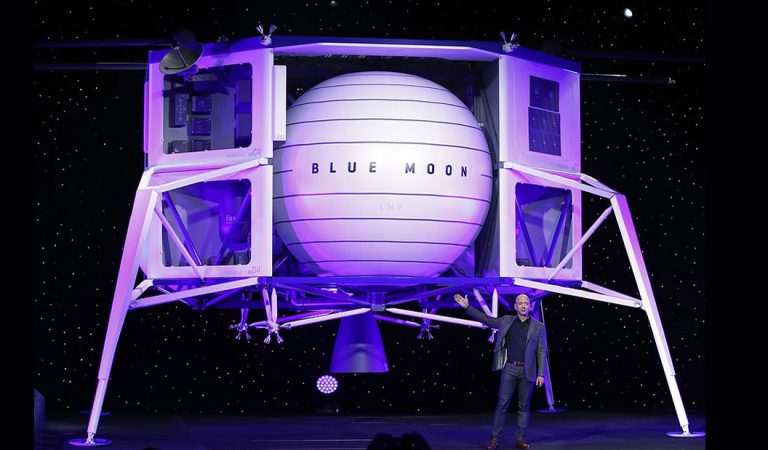 Fundador de Amazon presenta un vehículo que irá a la Luna en 2024 «Porque la Tierra no podrá sostener a la humanidad por siempre», dijo Fundador de Amazon presenta un vehículo que irá a la Luna en 2024 «Porque la Tierra no podrá sostener a la humanidad por siempre», dijo