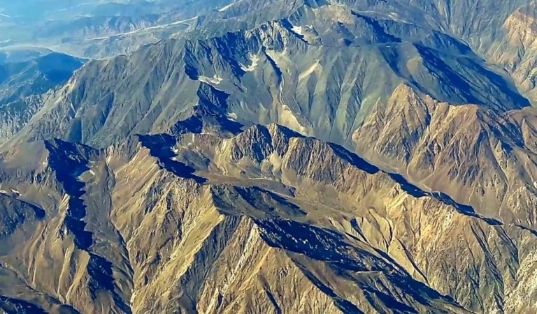Gigantescas rocas subterráneas «goteando» en Asia podría estar causando cientos de terremotos Gigantescas rocas subterráneas «goteando» en Asia podría estar causando cientos de terremotos